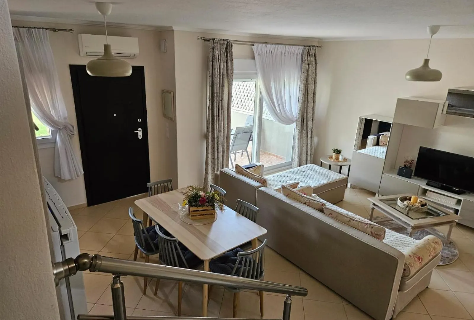 K&B House Apartment Nikiti