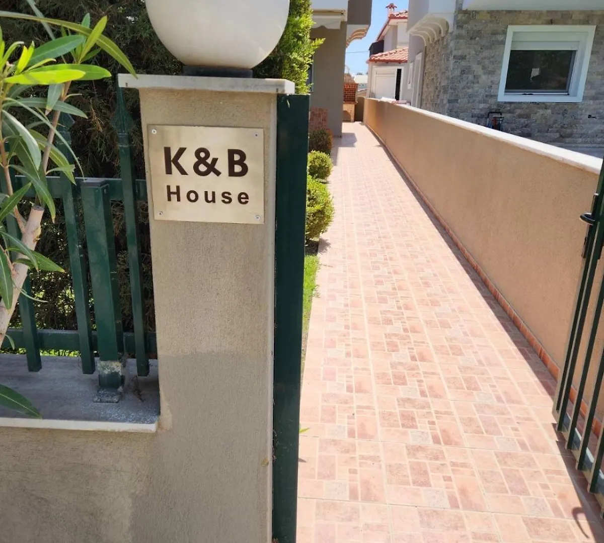 K&B House Apartment Nikiti